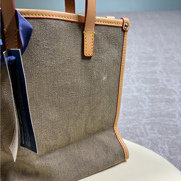 Dooney and Bourke NWT Canvas and Leather Tote Lunch Bag In mushroom - Picture 2 of 7